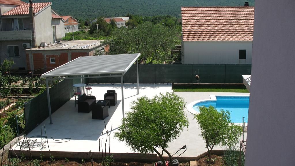 Krkahaus Hotel Lozovac Luaran gambar