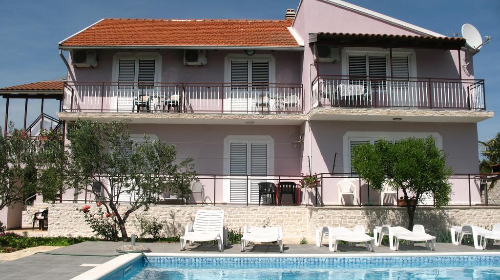 Krkahaus Hotel Lozovac Luaran gambar
