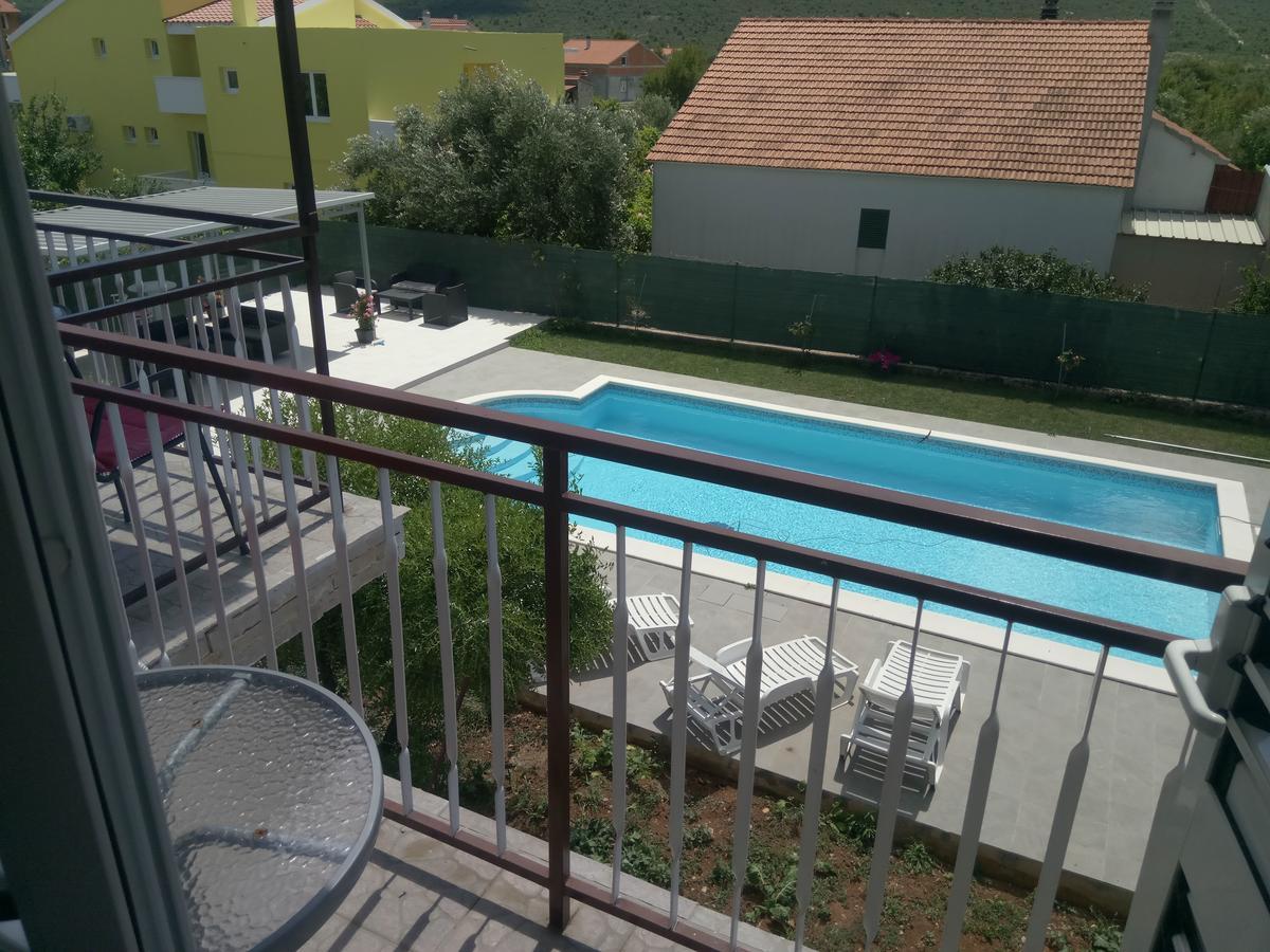 Krkahaus Hotel Lozovac Luaran gambar